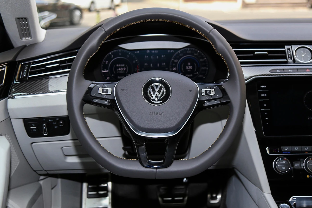 Automotive connector applications for electronic modules-4